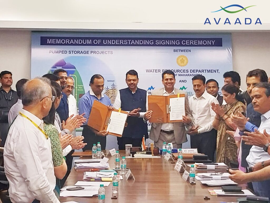 Shri-Devendra-Fadnavis-and-Vineet-Mittal-at-MoU-Signing-Ceremony