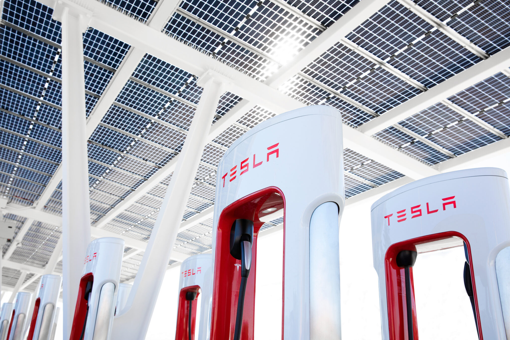tesla-chargers-solar-2048×1366