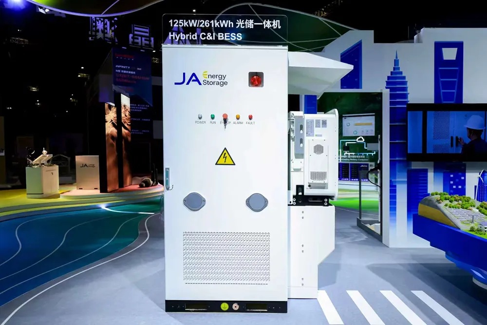 Гібридна промислова система зберігання енергії JAPlanet Fusion